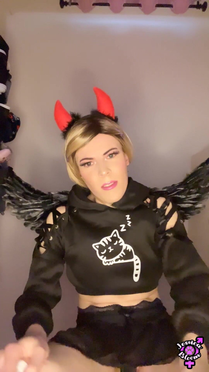 Jessica Bloom: Un démon trans te punit avec son énorme bite et sa...