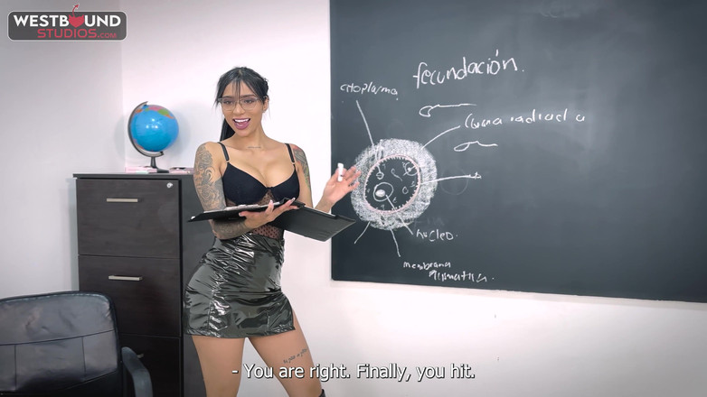 Run good girls: Guru latina nakal Alejandra Rico dikongkek oleh pelajar Dani Clark