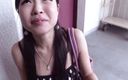 Asiatiques: Она сосет хуй своего друга прямо перед его квартирой