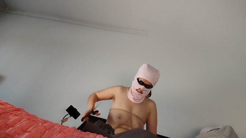 Amateur_MS: Esposa sexy e experimenta roupas que corta