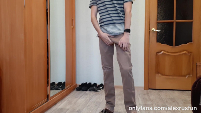AlexRusFun: Teen si masturba il cazzo