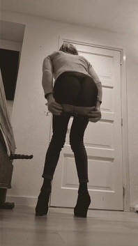 Sisshusband Pose and Ride Dildo 07