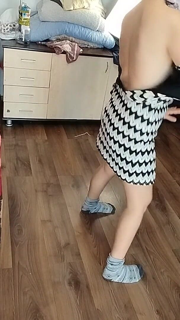Amateur_MS: Amateur Wife Enjoys Trying on Clothes and Cutting Them