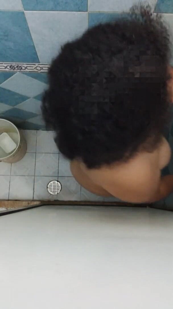 Karmicoxv: 怀孕的胖妻子怀孕在淋浴