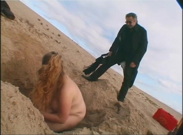 Absolute BDSM films - The original: Şişman göt ve şaplak, plajda bölüm 2