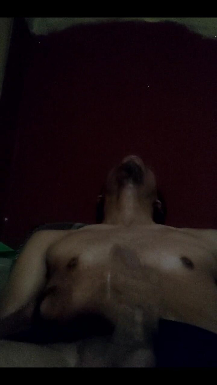 AlexAlejandro13: Grande pau esguichando sêmen super delicioso