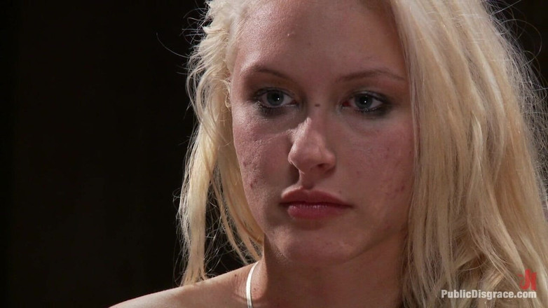 Public Disgrace by Kink: Atas belas kasihan orang banyak