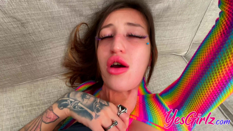 YesGirlz: Dövmeli bebek Anna Chambers sert sikişiyor