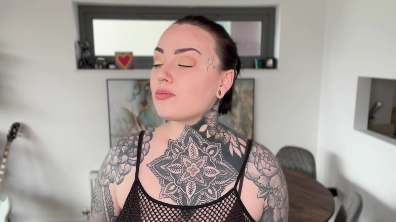 Miss Valentina: Entblößt die schlampe