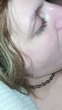 穿着性感内衣的素人荡妇自拍吮吸大鸡巴，脸上都是精液