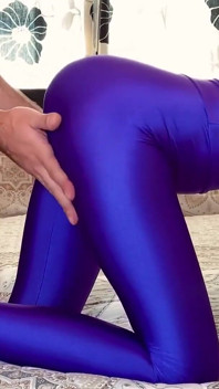 Eu vim da academia e meu marido com tesão rasgou minhas leggings de spandex para me foder com força! Adeline Murphy