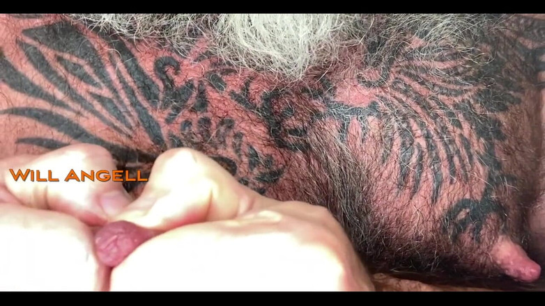 Will Angell: Leite nos peitos