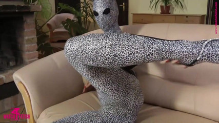 ZentaiDolls: Świetny pasek w kombinezonie zentai