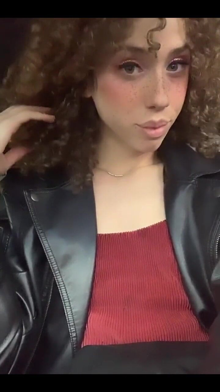 Tia Tizzianni Productions: Někdo zaplatí za moje ffs