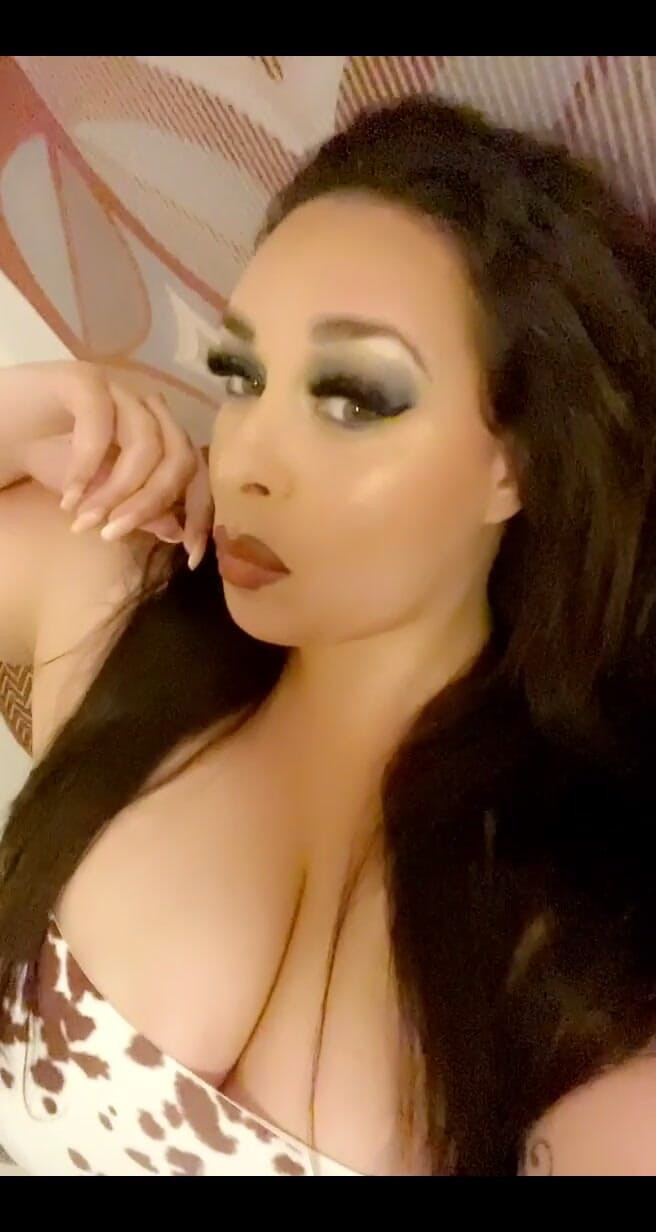 Anastasia Lux: Hanya Menyanyi Lagu