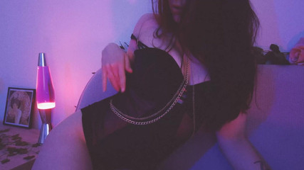 Madelaine_Rousset: Asmr - erotické joi s odpočítáváním.