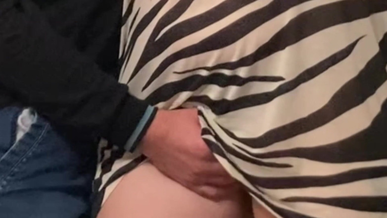 Niki studio: Dios mío!! Un viejo pervertido juega con mi coño