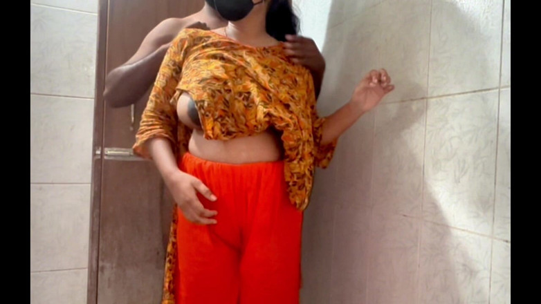 HOT_RUHI002: Une desi asiatique partenaire à grosse chatte