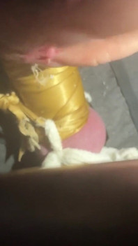 Diversão com cigarro da uretra