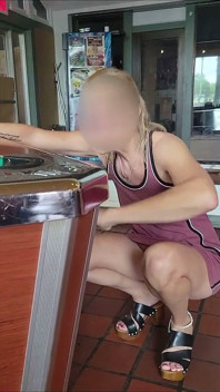 Curvă de la piscină dop anal