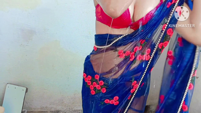 Ankurpriya000: Gelinini banyo yaparken gören kayınpeder launda banyoda banyo yaparken ayağa...