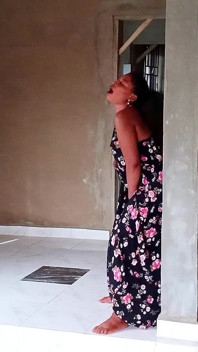 L'idraulico mi ha scopato duro nella mia nuova casa parte 1