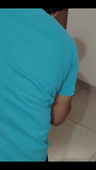 Kleermaker neukt hete Indische vrouwen in zijn winkel. Hindi-video