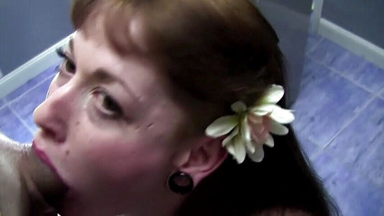 Gazongas: Thick bitch fucked in tattoo studio