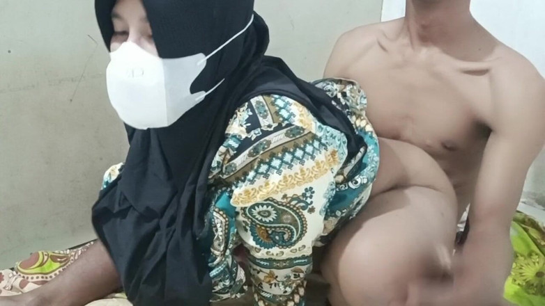 Rania: Un insegnante interagisce con gli studenti