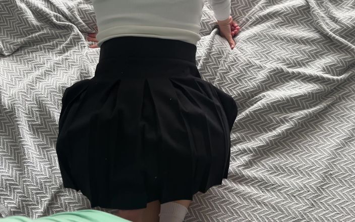 FeralBerryy: Vollbusige studentin reitet nach dem college einen dicken unbeschnittenen schwanz....