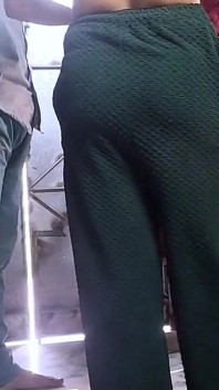 Factory Me Kaam Karne Wala Majdoor Ke Sath Malkin Ki Ghapaghap Video