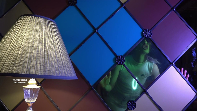 Faith Eros: Целуй свою мачеху, как если бы она была твоей подругой