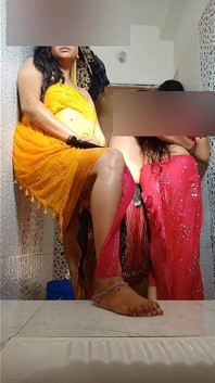 Due zia sesso a tre in bagno hardcore grandi tette grande culo sexy corpo hardcore