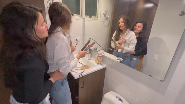 scarlettandc: My Makeup Artist Invites Me to Do Hot Things