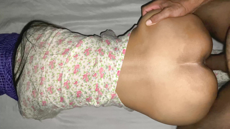 Desifilmy45: Madrastra punjabi se desnudó delante de un tanga baba para...