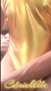 Cdmichelle สวมบอดี้สูทสีทอง