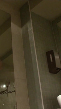 Tarra White má sex s barmanem