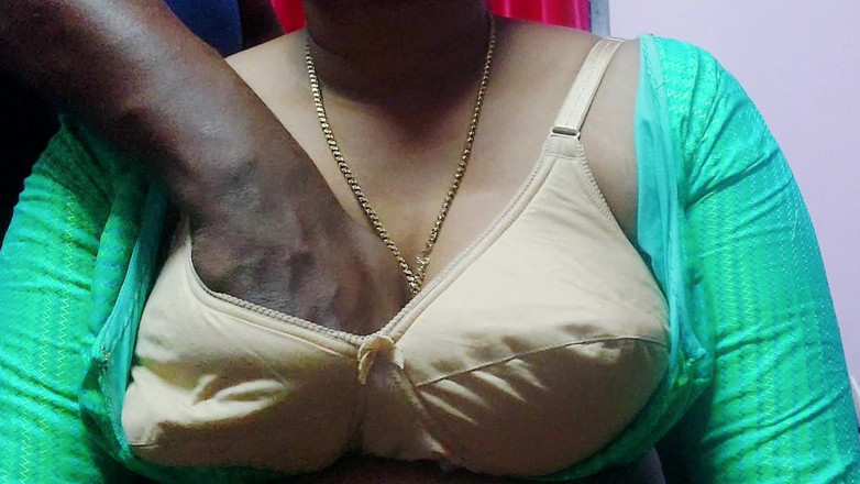 Desi Mohini: Teyze eski erkek arkadaşıyla gizli seks yapıyor