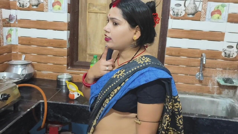 Sona bhabhi: Heiße indische milf-hausmädchen-ehefrau verführt und fickt hart, desi sexvideo