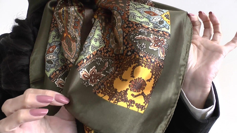 Lady Victoria Valente: Fashion Show headscarf satin yang elegan dan mengkilap joi, lady...