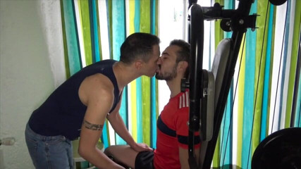 Gaybareback: Juan Perez üst düzey xxl koldo goran tarafından prezervatifsiz sikiliyor