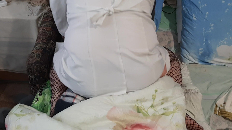 Lesbian-candys: Der MILF-Arzt saß auf meinem gesicht und ich fühlte mich...