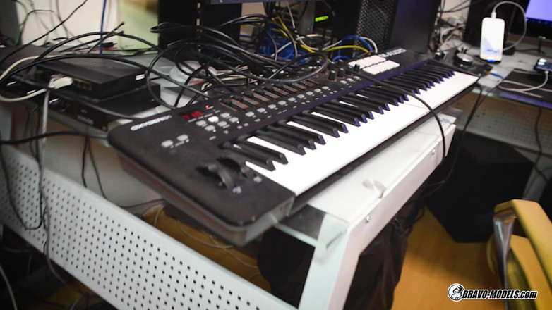 Bravo Sexy: Adelle Unicorn - косплей vr-контент за лаштунками