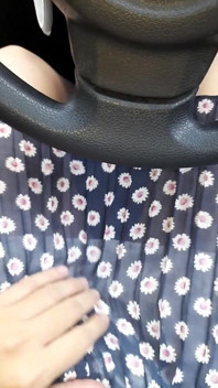 Sperma met chiffon minirok met satijnen voering