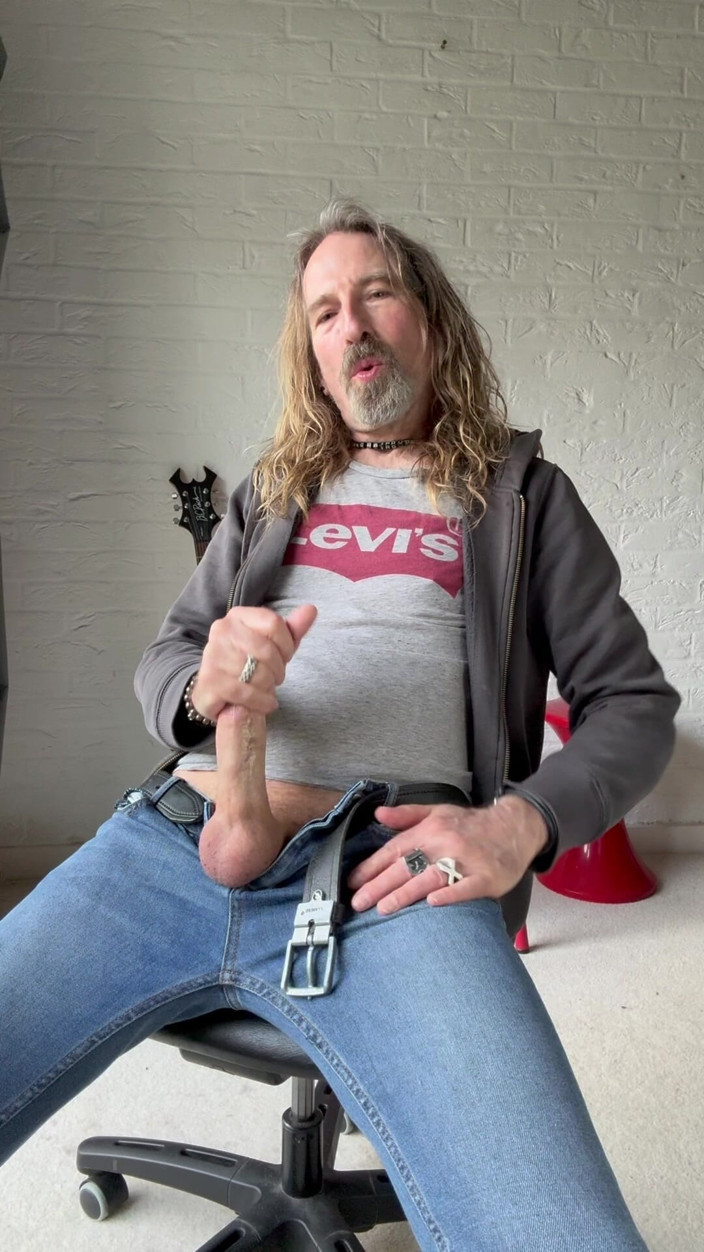Longhairdude: Longhairdude Skinnies and Levis