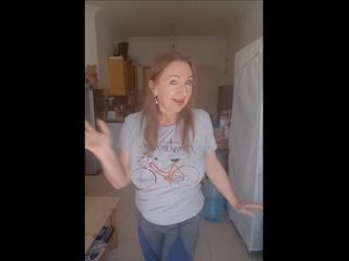Maria Old: Сексуальна бабуся дражнить танцю