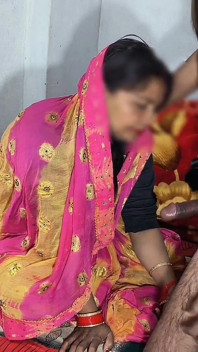Gura și curul frumoasei indience desi bhabhi futute, toată apa a fost scoasă din pizda ei