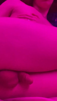 Zrzka Femboy Ashen si hraje s robertkem