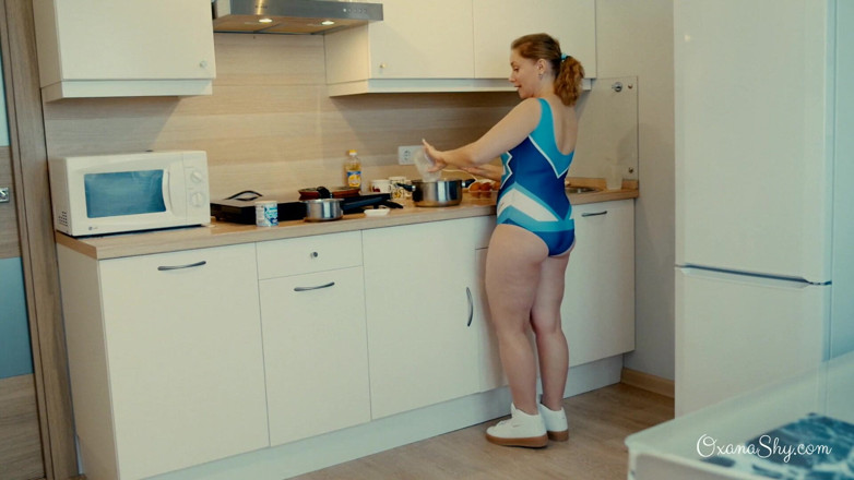 MILF Oxana: Espectáculo culinario de Oxana - Dulce Oxana