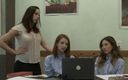 Girlfriends Films: Nyfikna college flickor maler fittor efter klass